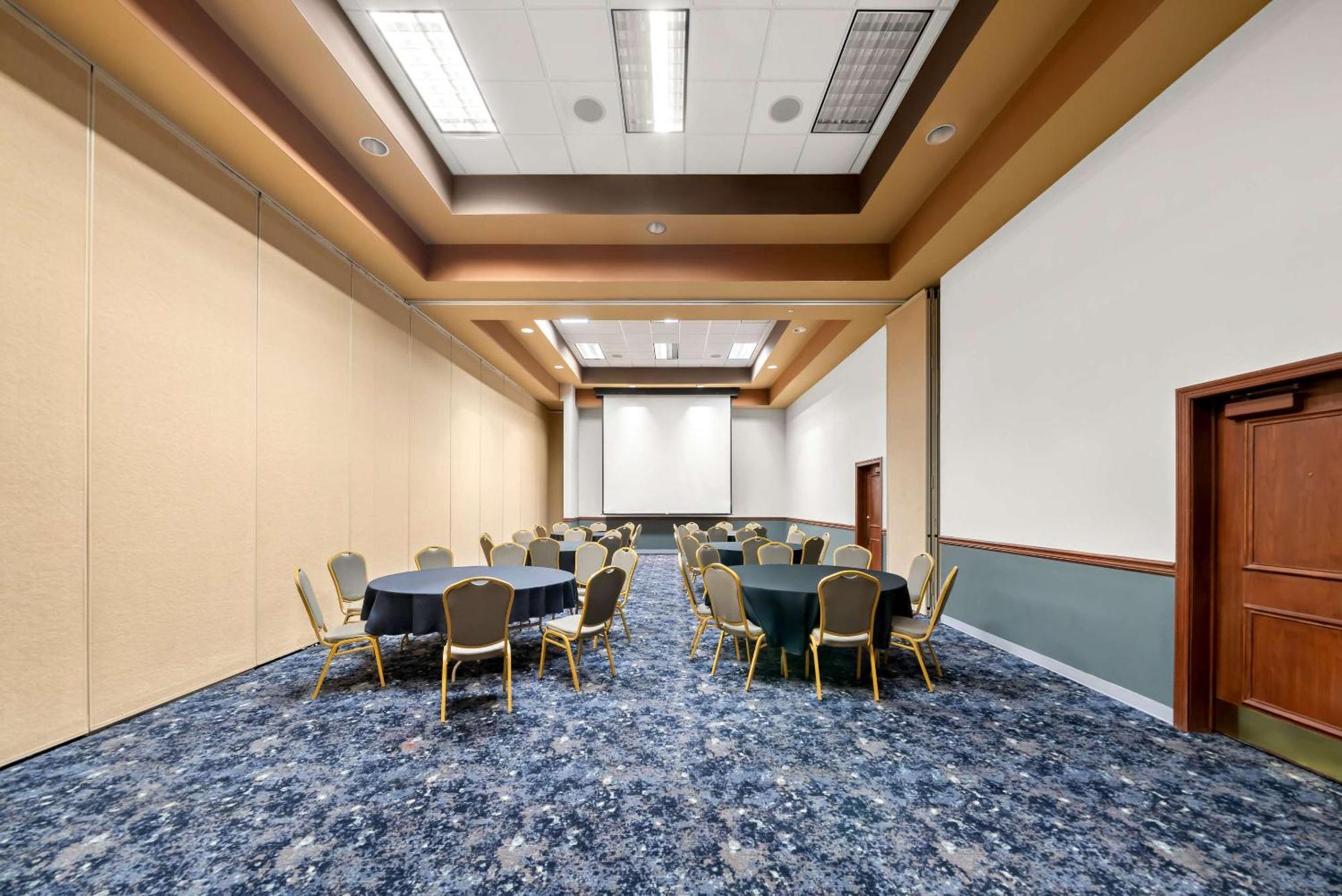 Clarion & And Convention Center * Kearney