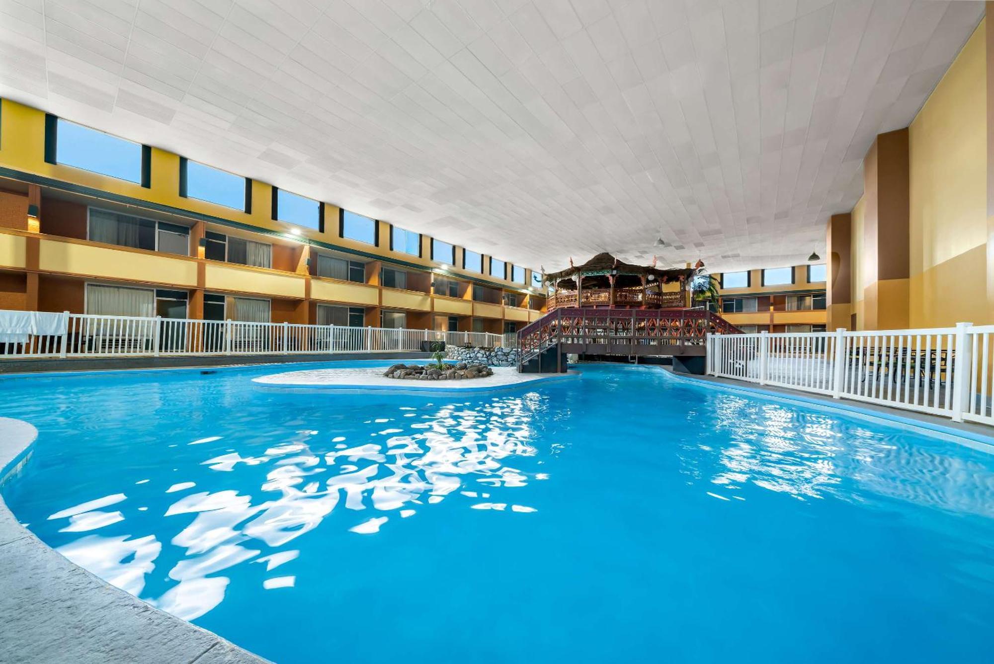 Hotel Clarion & And Convention Center